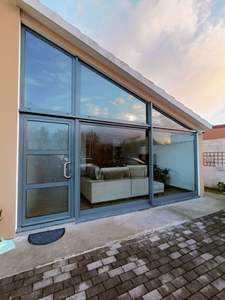 Moradia Contemporânea — Ponta Delgada